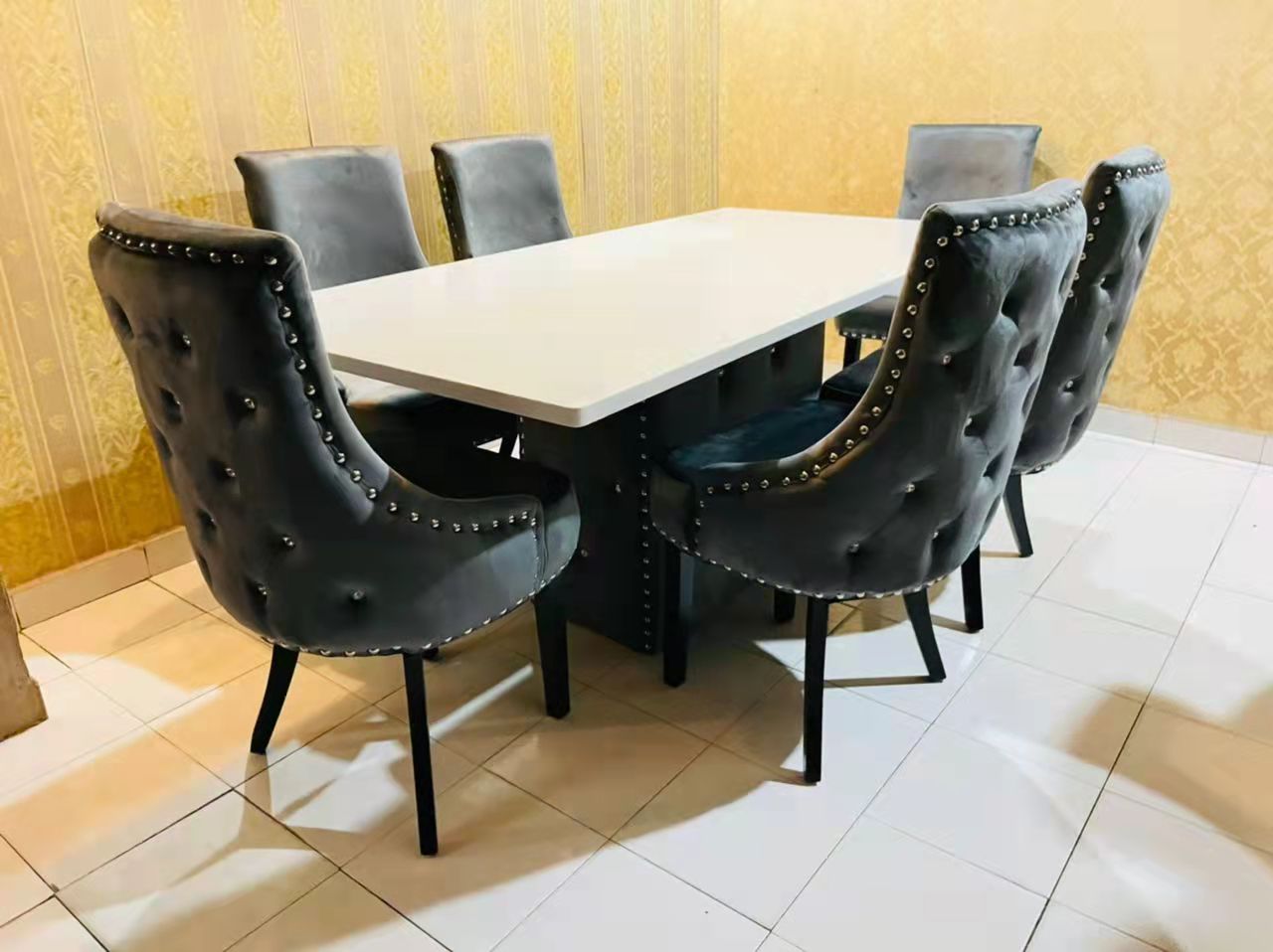 Classic Premium Dining Set gallery photo
