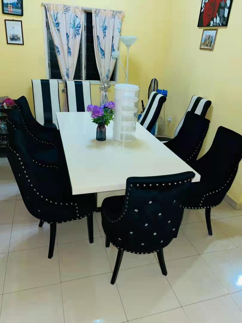 Classic Premium Dining Set gallery photo