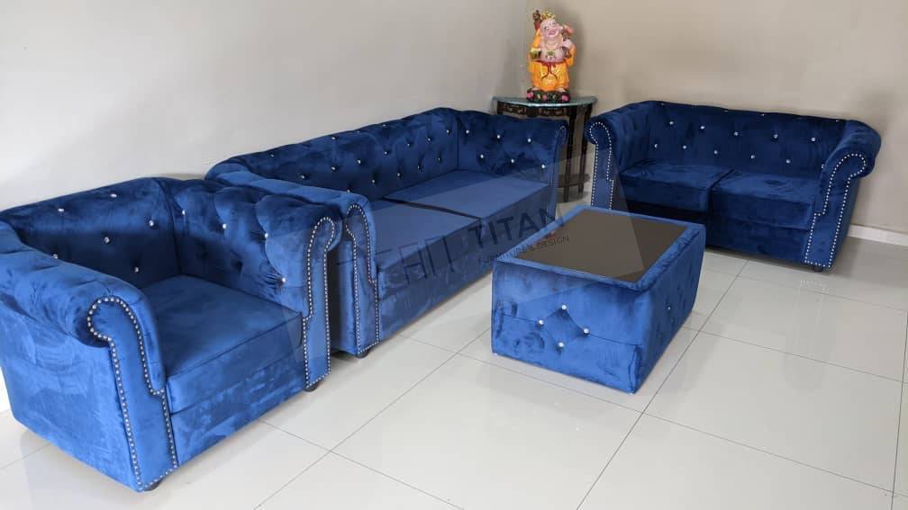 Classic Chesterfield Sofa Set gallery photo