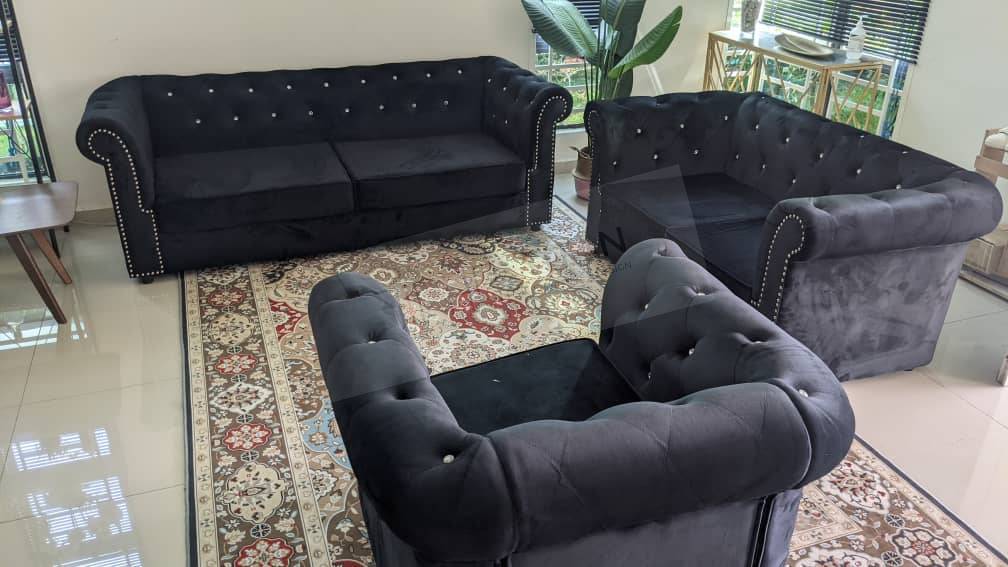 Classic Chesterfield Sofa Set gallery photo