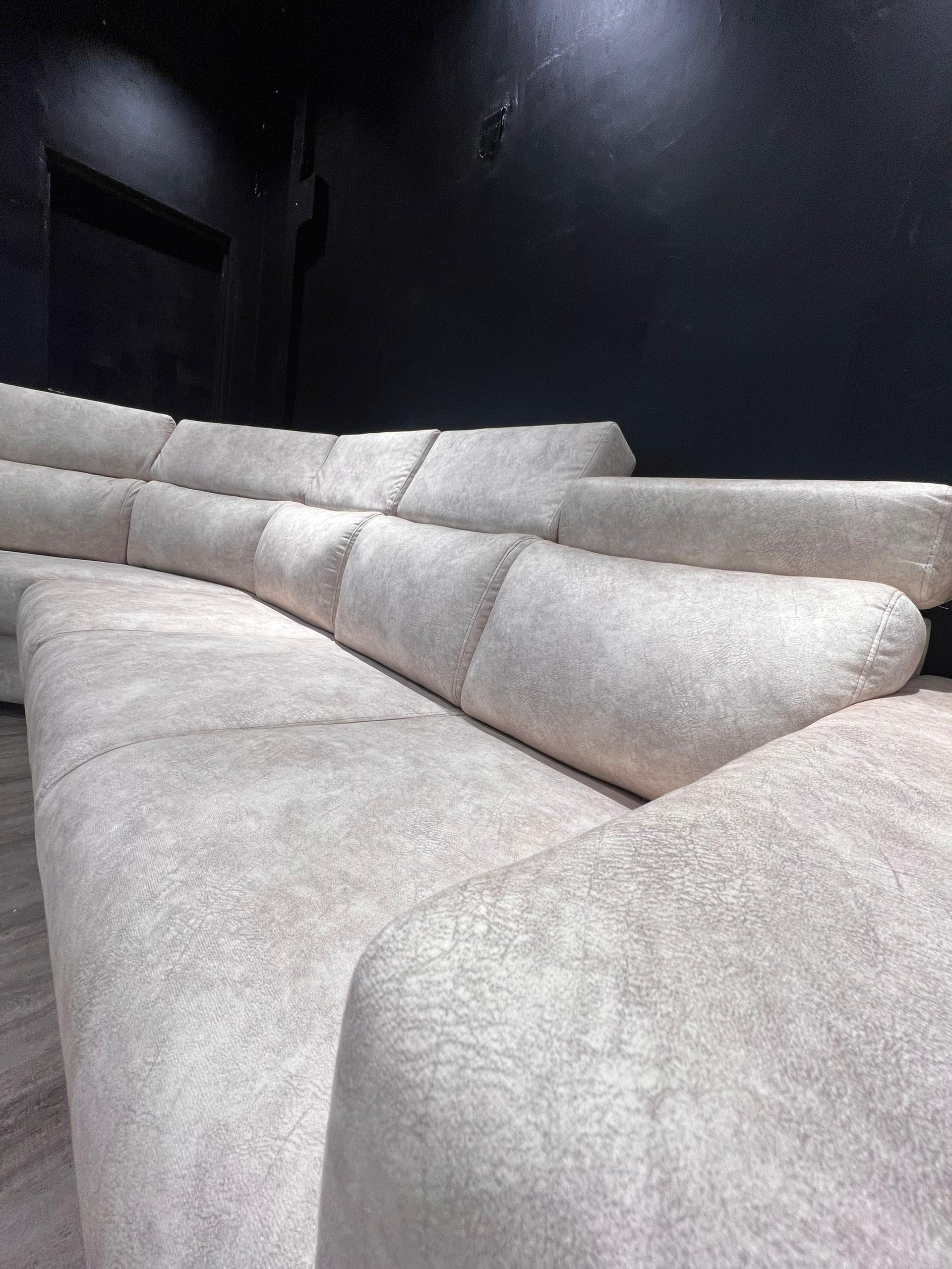 Grand Corner Sofa gallery photo