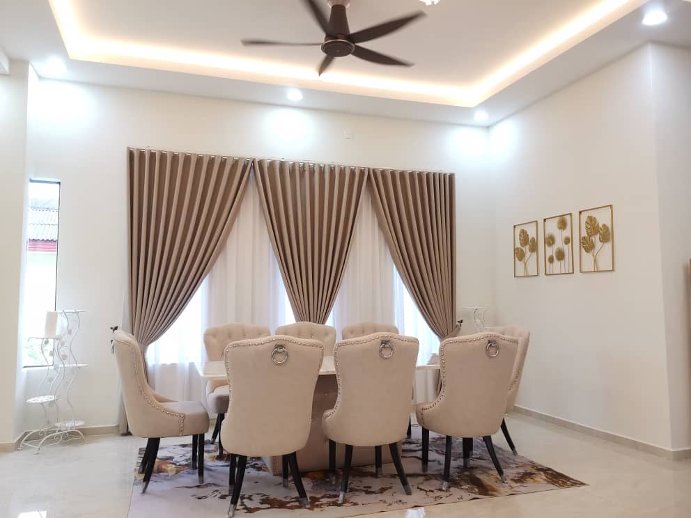 Modern Shell Dining Set gallery photo