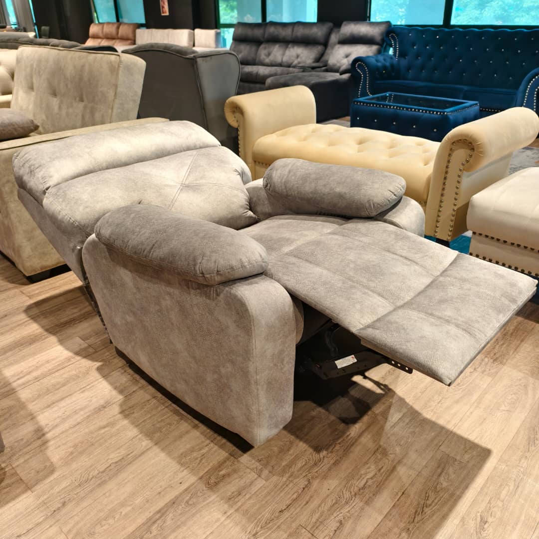 Arlo Cloud Recliner gallery photo