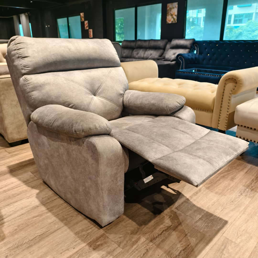 Arlo Cloud Recliner living room view