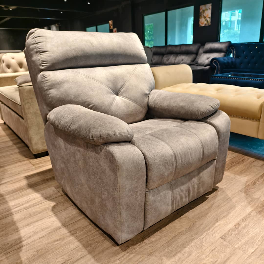 Arlo Cloud Recliner gallery photo