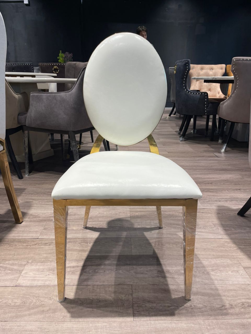 Ovalia Dining Set lifestyle image