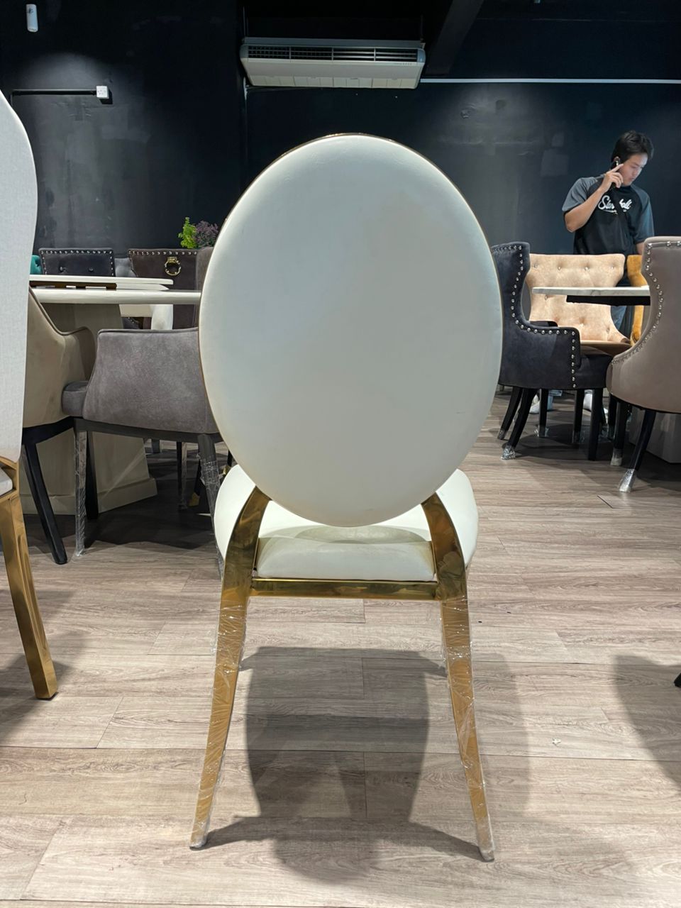 Ovalia Dining Set living room view