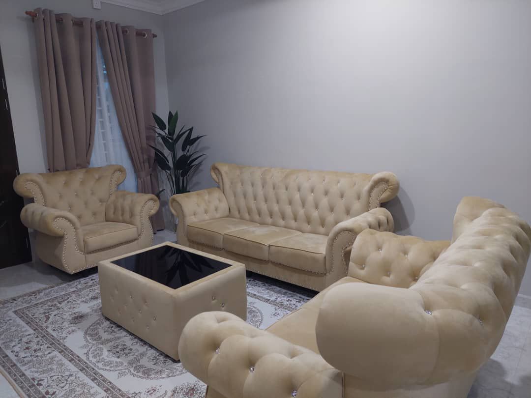 Ratu Istana Sofa Set alternate lifestyle view