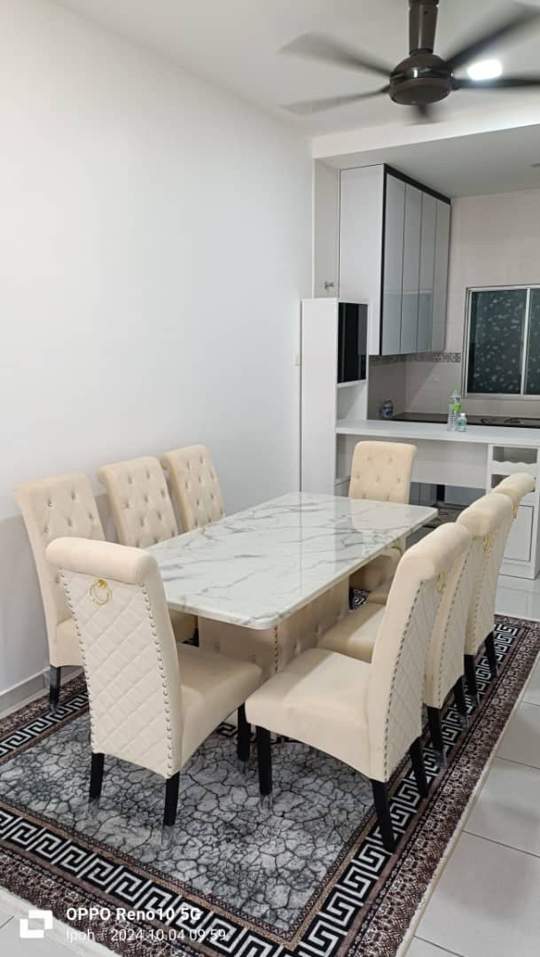Classic Dining Set gallery photo