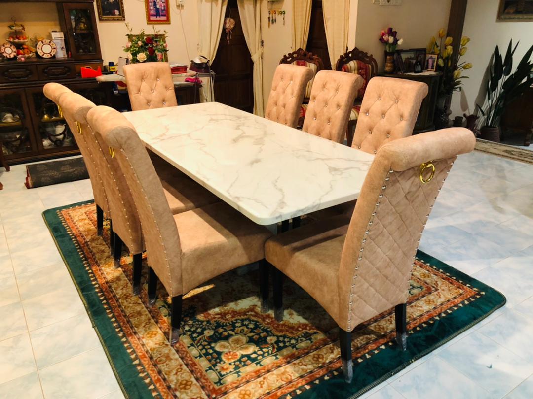 Classic Dining Set lifestyle image