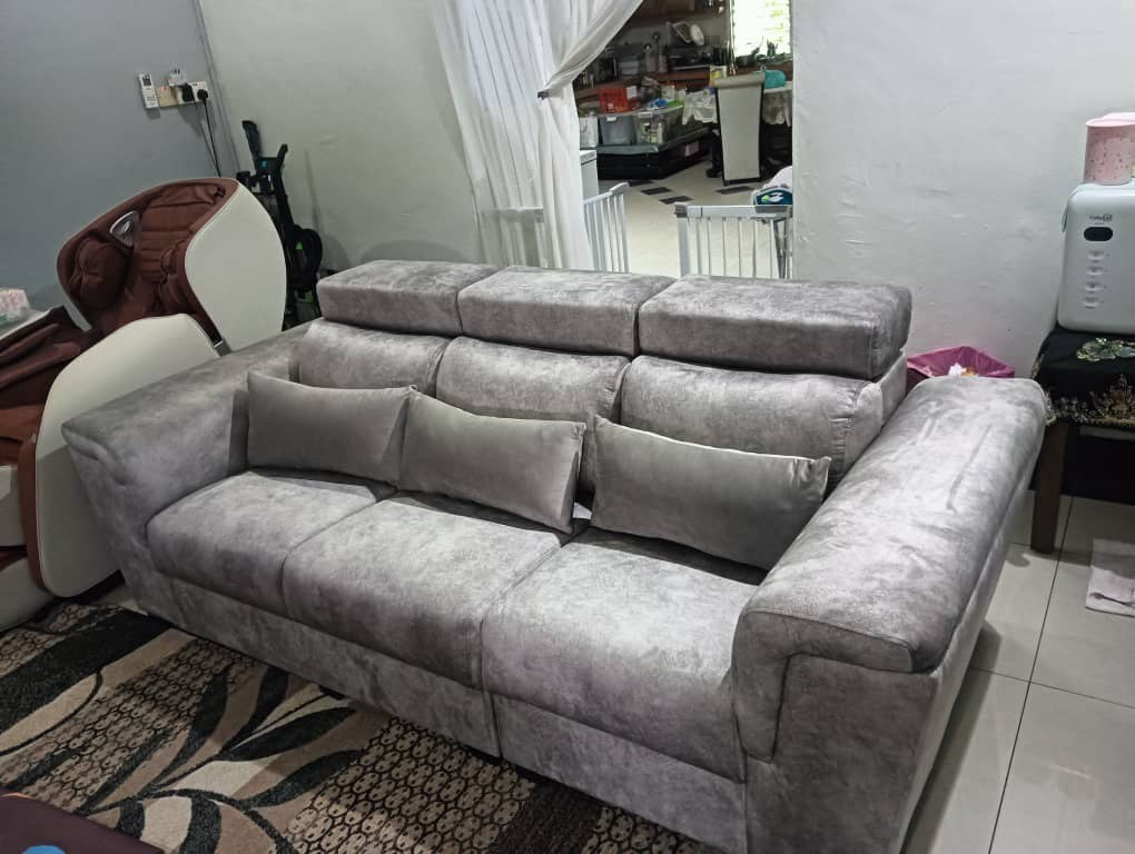 Easy Series sofa set in grey upholstery with adjustable headrests and cushions