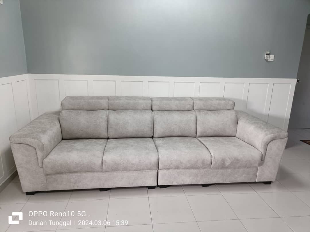 Easy Series three seater sofa in light grey upholstery with adjustable headrests