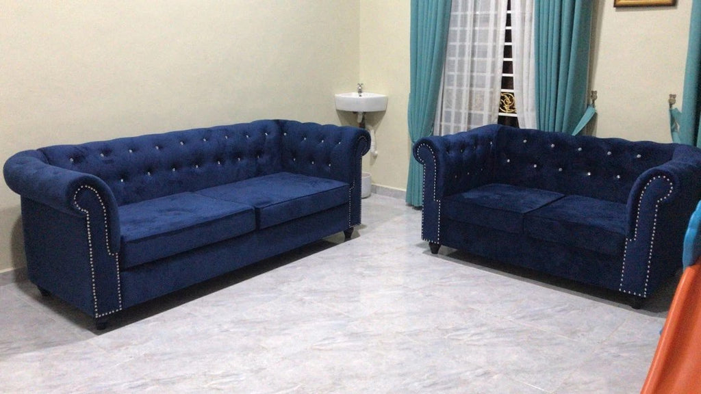 Classic Chesterfield Sofa Set gallery photo