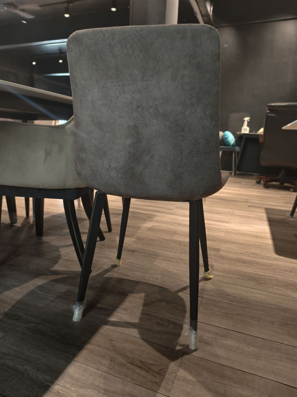 Luna dining set lifestyle image
