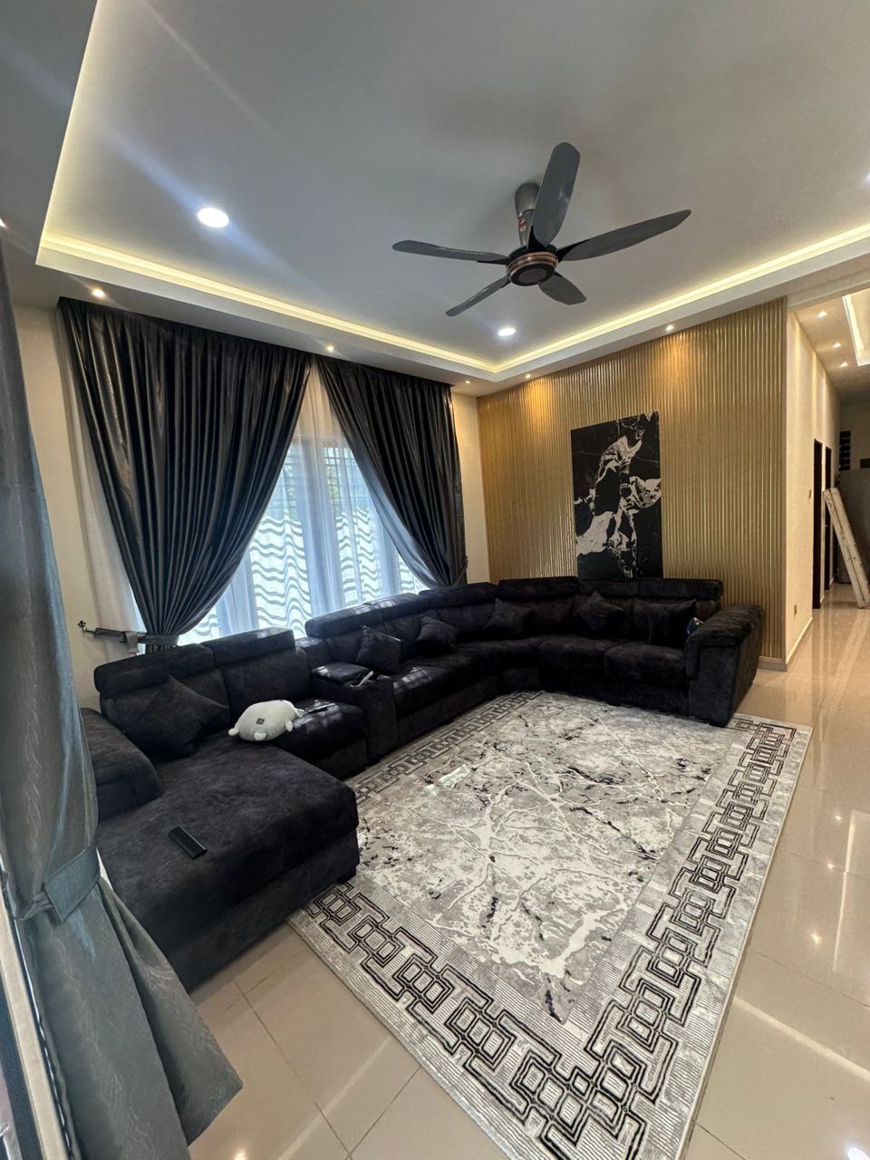 Grand Corner Sofa gallery photo