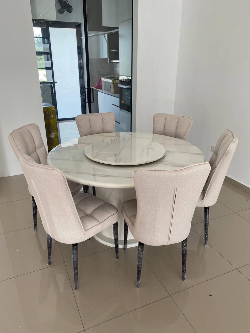 Mello Dining Set gallery photo