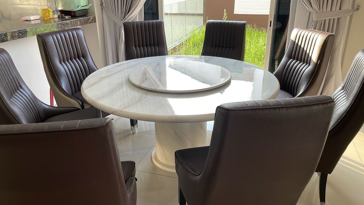 Round Marble Table with Round Leg gallery photo