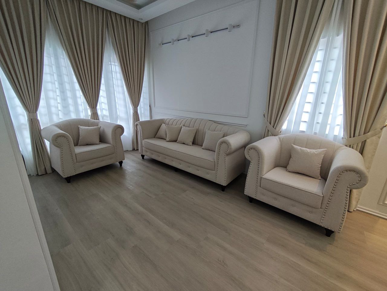 Royal Shell Sofa Set gallery photo