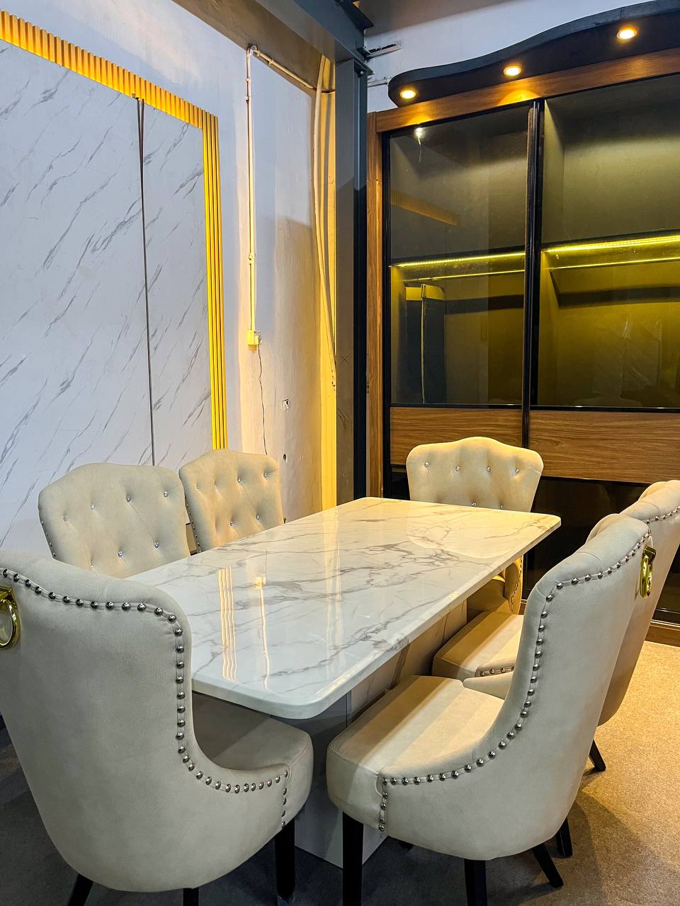 Modern Shell Dining Set living room view